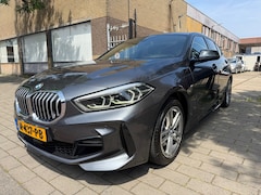 BMW 1-serie - 118i High Executive M pakket/carplay