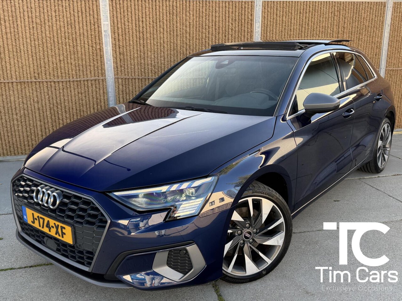 Audi A3 Sportback - 35 TFSI edition one S line Automaat | Panoramadak | Stoelverwarming | Bang&olufsen Audio | - AutoWereld.nl
