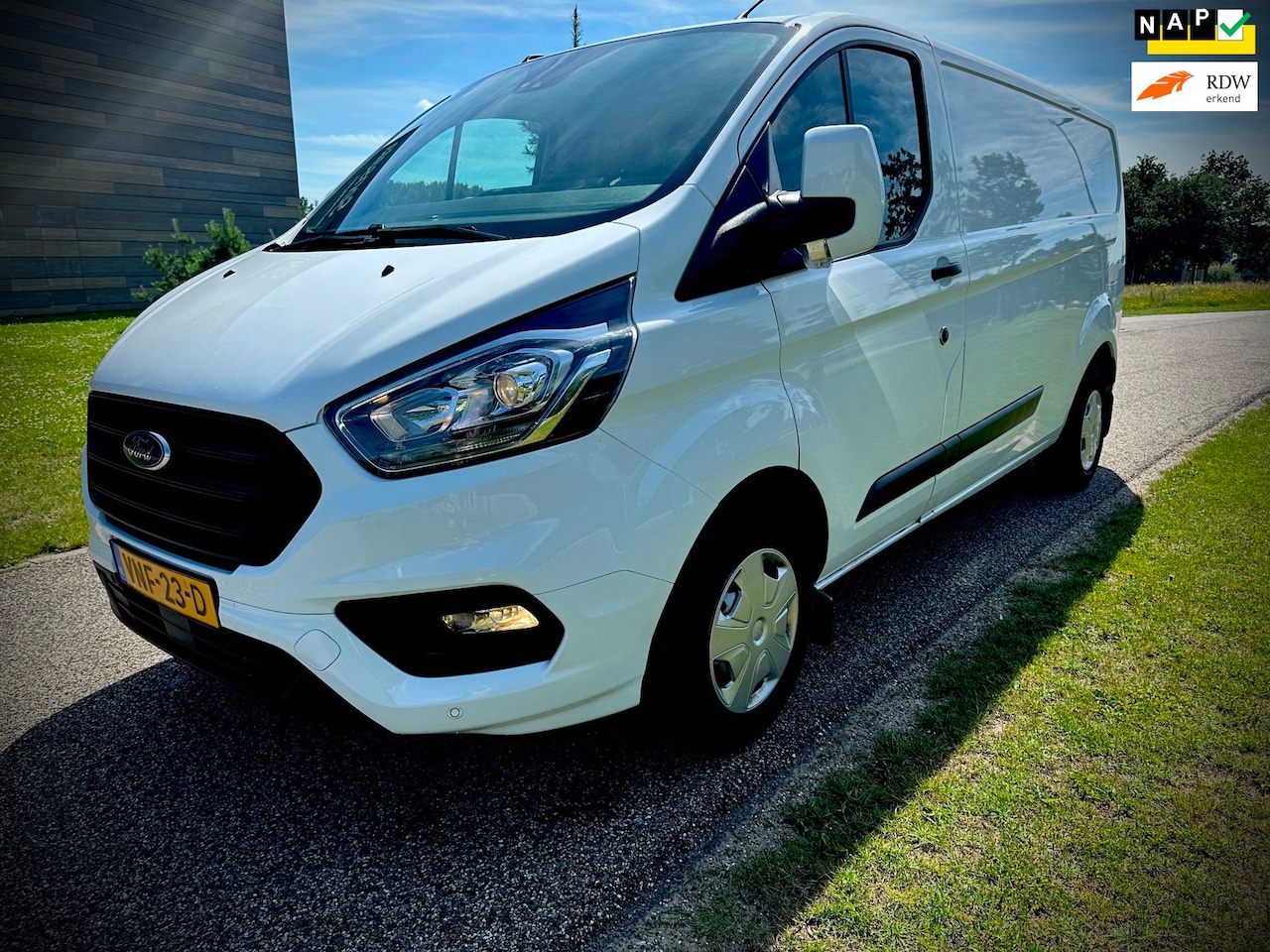 Ford Transit Custom - 300 2.0 TDCI L2H1, AIRCO, CAMERA, STOELVERWARMING, LEDPAKKET, LAGE KM - AutoWereld.nl