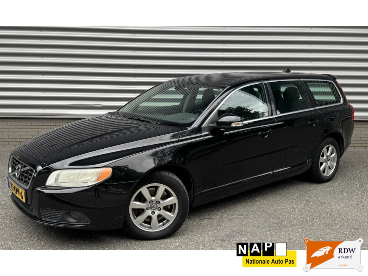Volvo V70 - 2.0T Kinetic 2.0T Kinetic - AutoWereld.nl