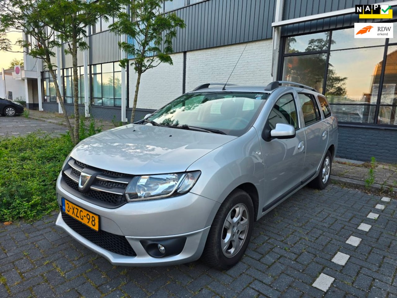 Dacia Logan MCV - 0.9 TCe Prestige Airco Trekhaak Nieuwe APK - AutoWereld.nl