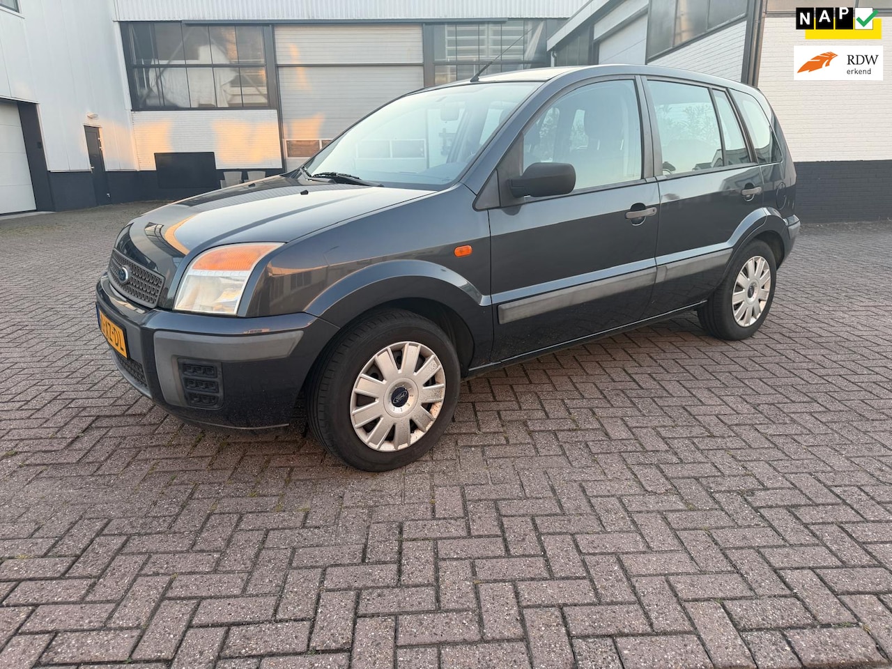 Ford Fusion - 1.4-16V Champion Eerste eigenaar Airco - AutoWereld.nl