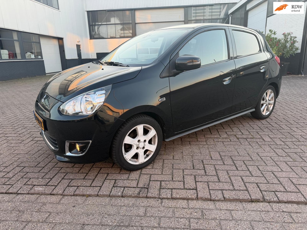 Mitsubishi Space Star - 1.2 Intense+ Airco - AutoWereld.nl