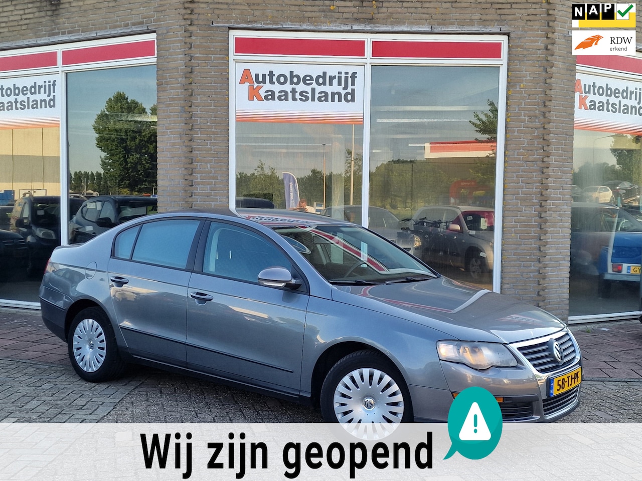 Volkswagen Passat - 1.6 FSI Trendline - Navi - Clima - Cruise - - AutoWereld.nl