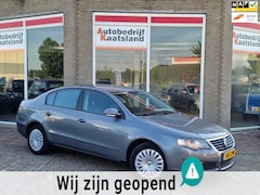 Volkswagen Passat - 1.6 FSI Trendline - Navi - Clima - Cruise