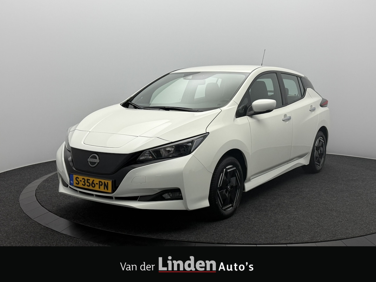 Nissan LEAF - Acenta 40 kWh SOH 95,9% | Warmtepomp | Camera | DAB | Dodehoekdetectie - AutoWereld.nl