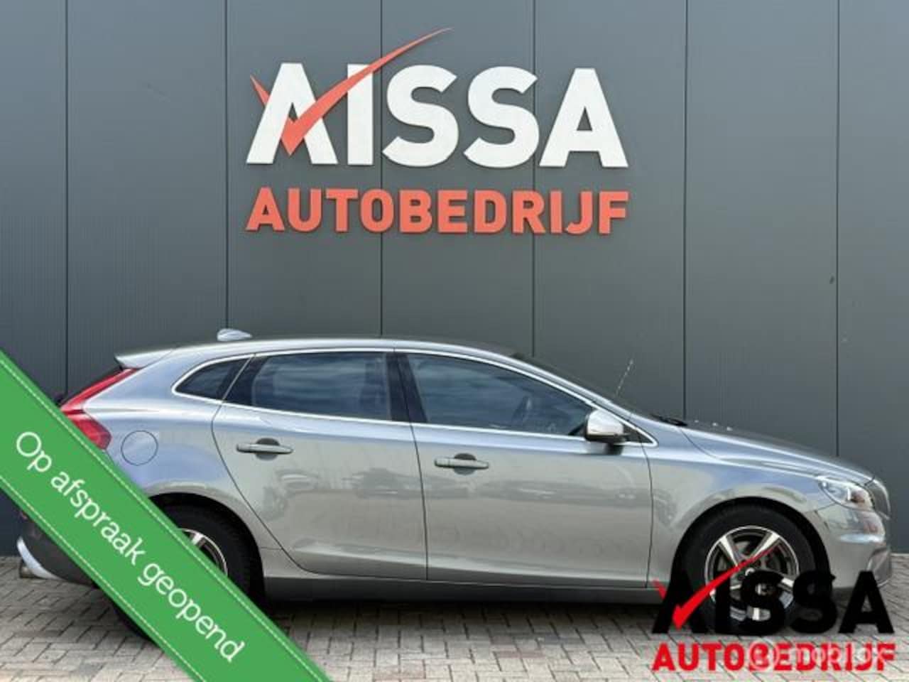 Volvo V40 - 2.0 D2 Business Sport R-Design STOELVW CRUISE BLUETOOTH TREKHAAK NAVI CLIMA XENON - AutoWereld.nl