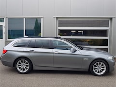 BMW 5-serie Touring - 523i Aut8 PanoDak Leder Navi Xenon Zgoh