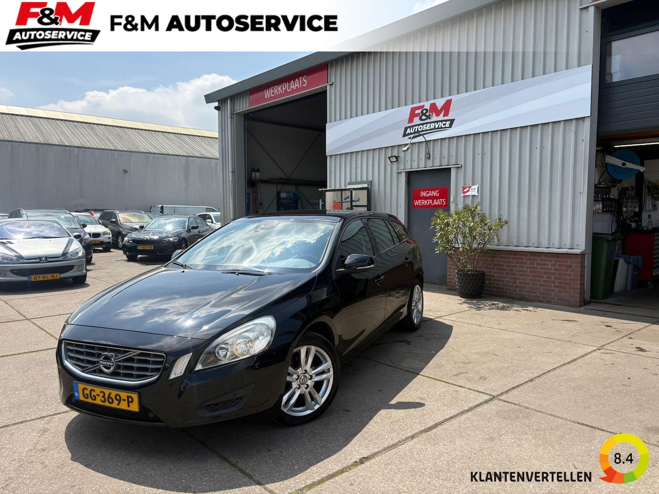Volvo V60 - 1.6 T3 Kinetic Clima, cruise, pdc, trekhaak - AutoWereld.nl