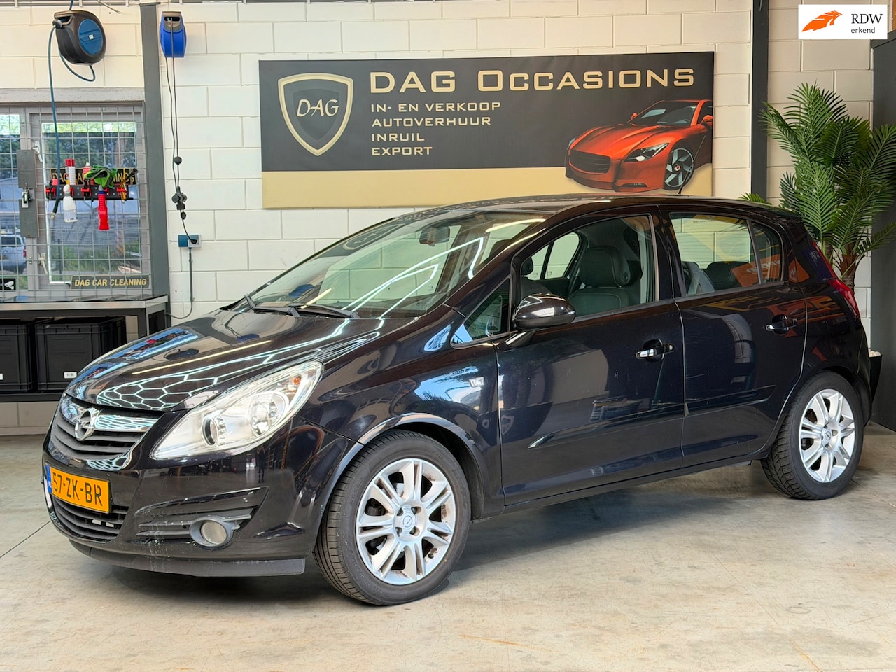Opel Corsa - 1.4-16V Cosmo CRUISE|HALF LEER|TREKHAAK|ELEK RAAM - AutoWereld.nl