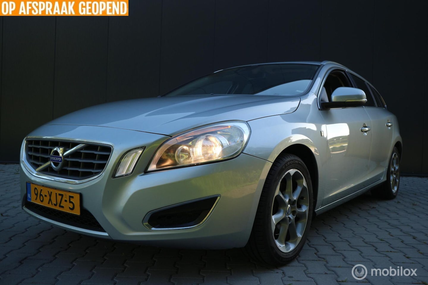 Volvo V60 - 1.6 T3 Ocean Race LEDER/NAVIGATIE/TREKHAAK/PDC/NAP - AutoWereld.nl
