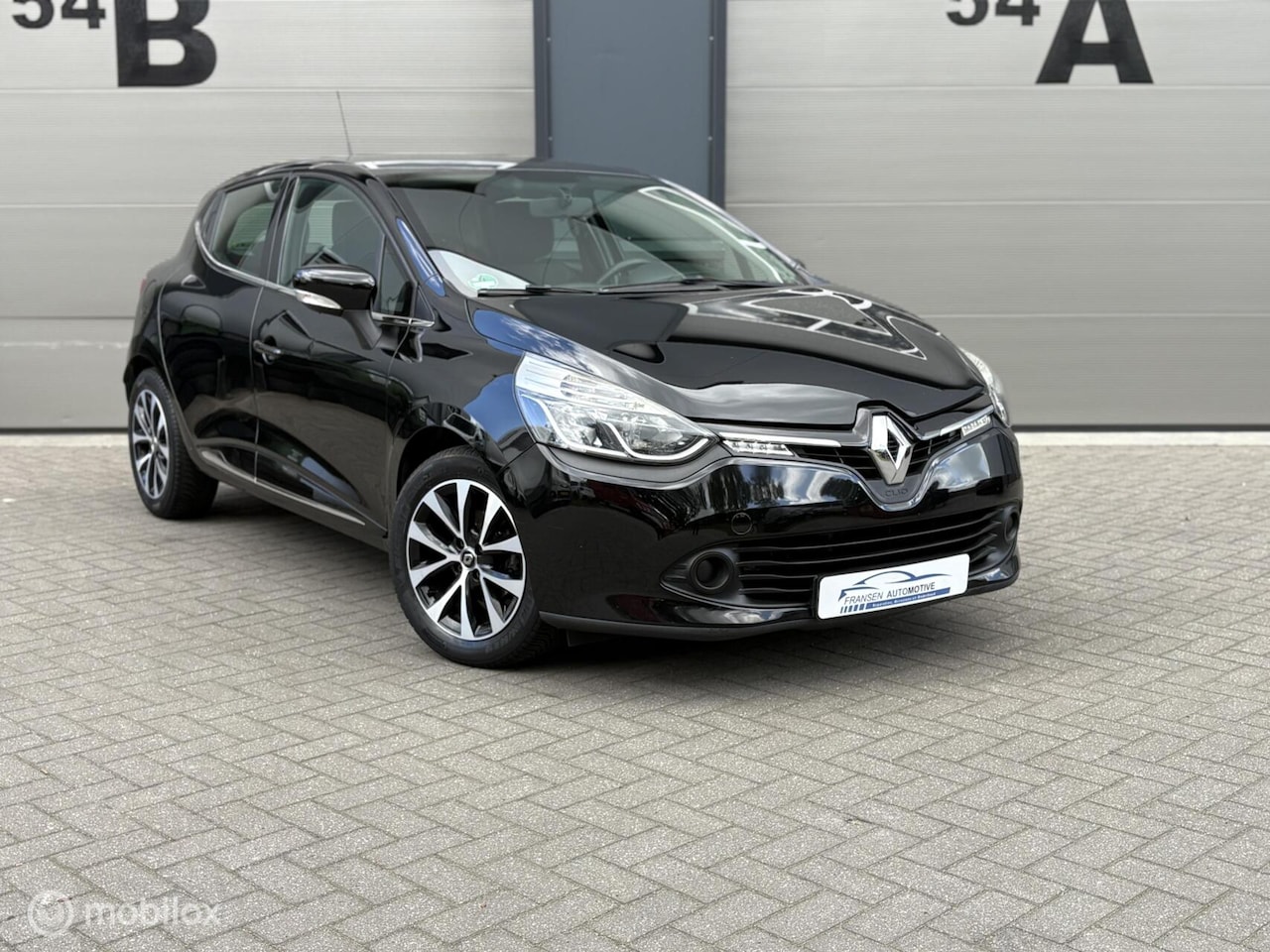 Renault Clio - 1.2 zwart 16V Zeer nette auto Airco/cruise - AutoWereld.nl
