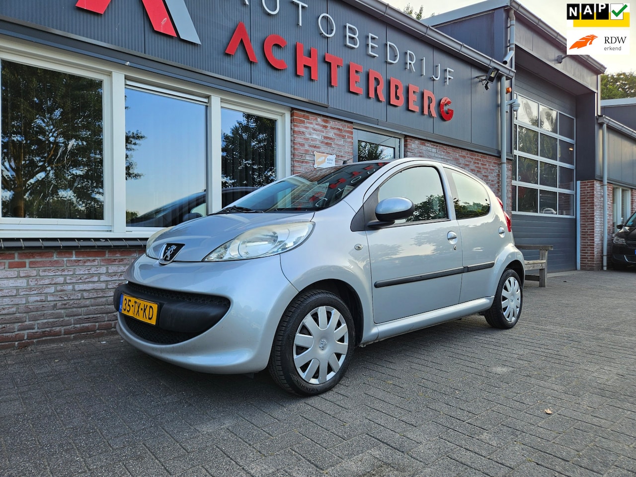 Peugeot 107 - 1.0-12V XS 5-Deurs! NAP! Leuke Auto! - AutoWereld.nl