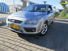 Ford Focus - 1.6-16V First Edition