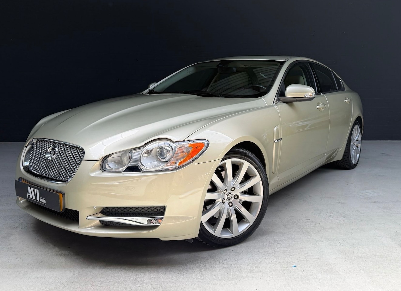 Jaguar XF - 4.2 V8 Premium Luxury 2e Eigenaar NAP - AutoWereld.nl