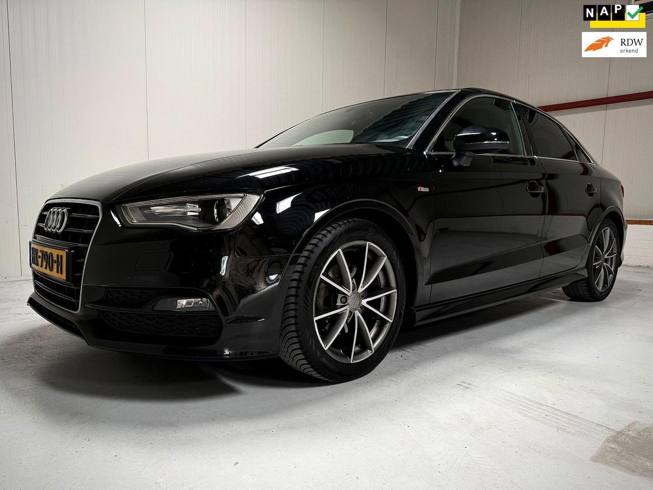 Audi A3 Limousine - 1.4 TFSI CoD Ambition Sport Edition 1.4 TFSI CoD Ambition Sport Edition - AutoWereld.nl