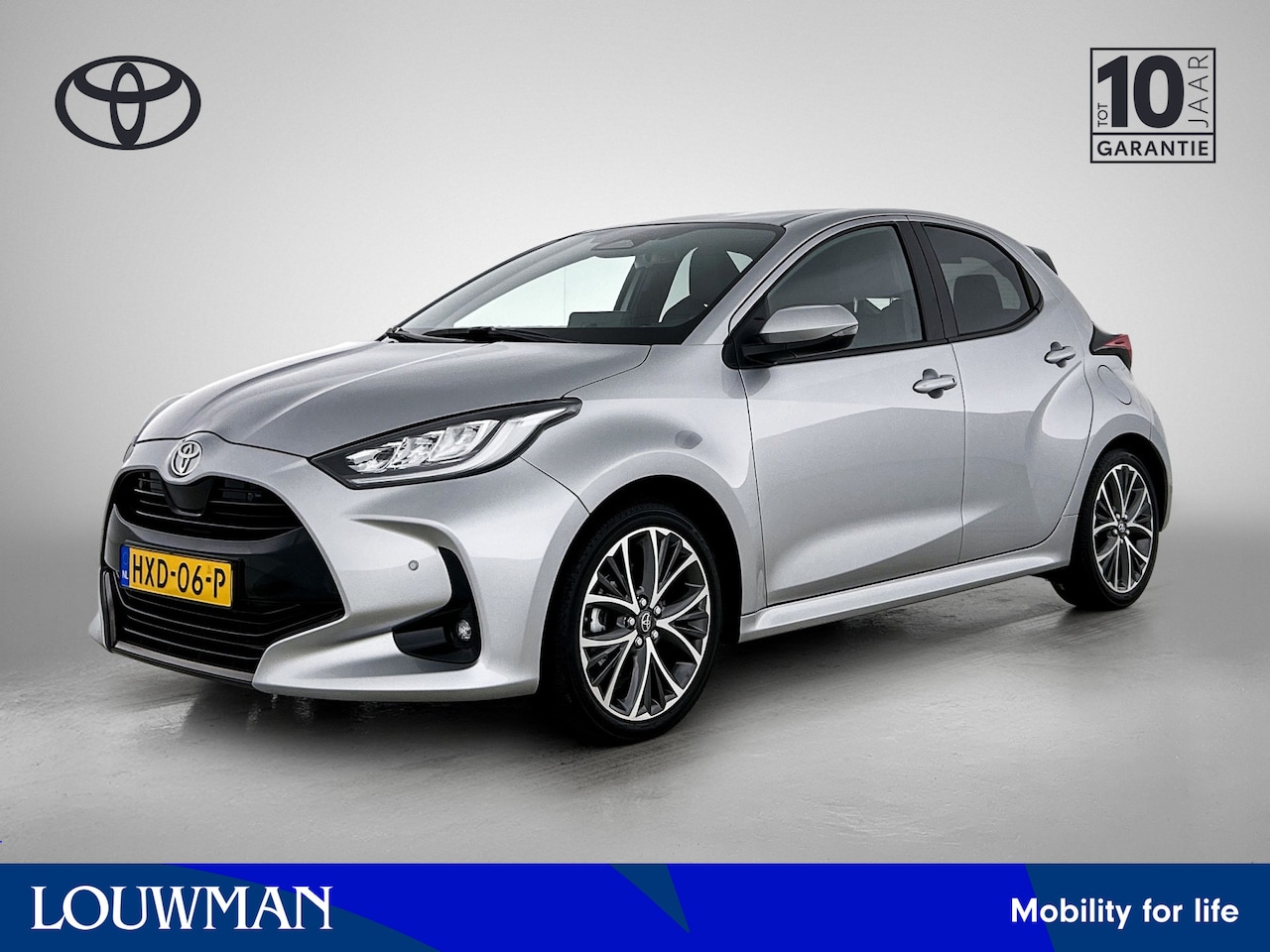 Toyota Yaris - 1.5 Hybrid 130 Executive | Navigatie | PDC | BLS | Stuur-Stoelverwarming | - AutoWereld.nl