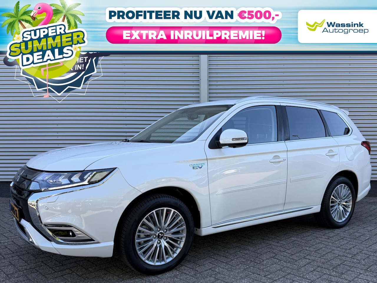 Mitsubishi Outlander - 2.4 PHEV Intense+ | Summer Deals | Schuif-/kanteldak | 4WD | Navigatie | Stoel/Stuurwielve - AutoWereld.nl