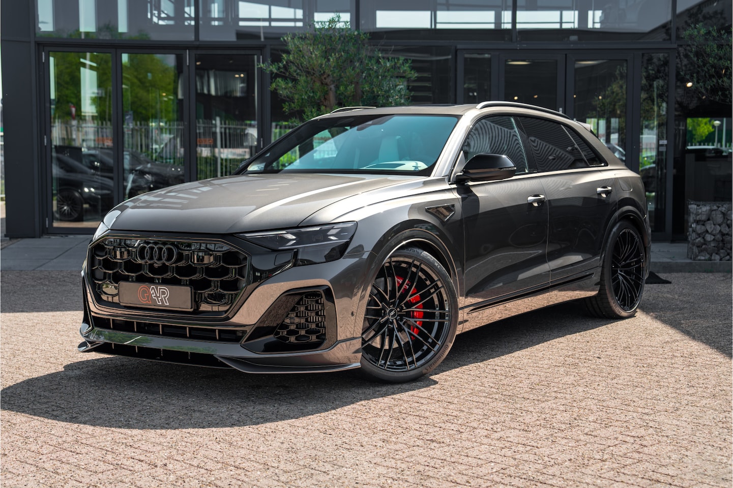 Audi Q8 - 60 TFSI e quattro ABT Aero Competition | Audi Exclusive Aqaatgrijs (Porsche) | Exclusive i - AutoWereld.nl