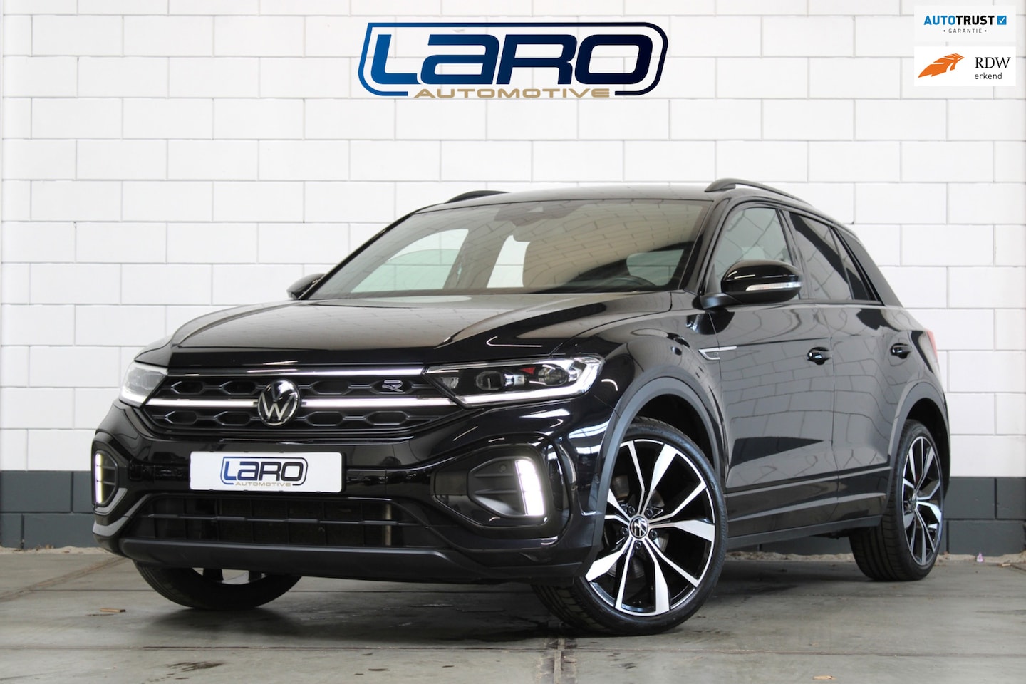 Volkswagen T-Roc - 1.5 TSI 2x R-Line |Trekhaak IQ.Lights Cam Virtual Keyless CarPlay Elek kofferklep - AutoWereld.nl