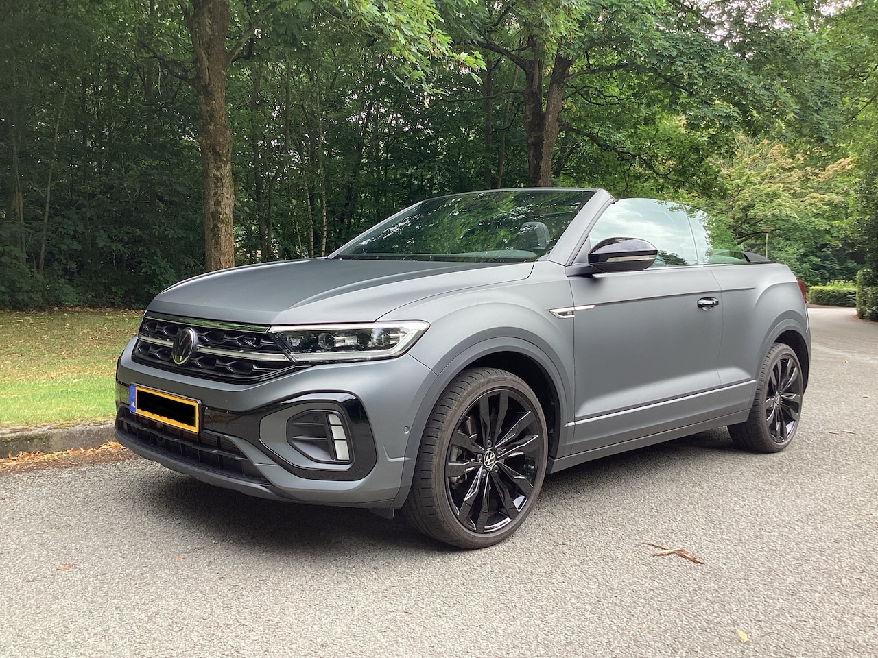 Volkswagen T-Roc Cabrio - 1.5 TSI R-Line Edition Grey Orgineel nederlandse auto - AutoWereld.nl