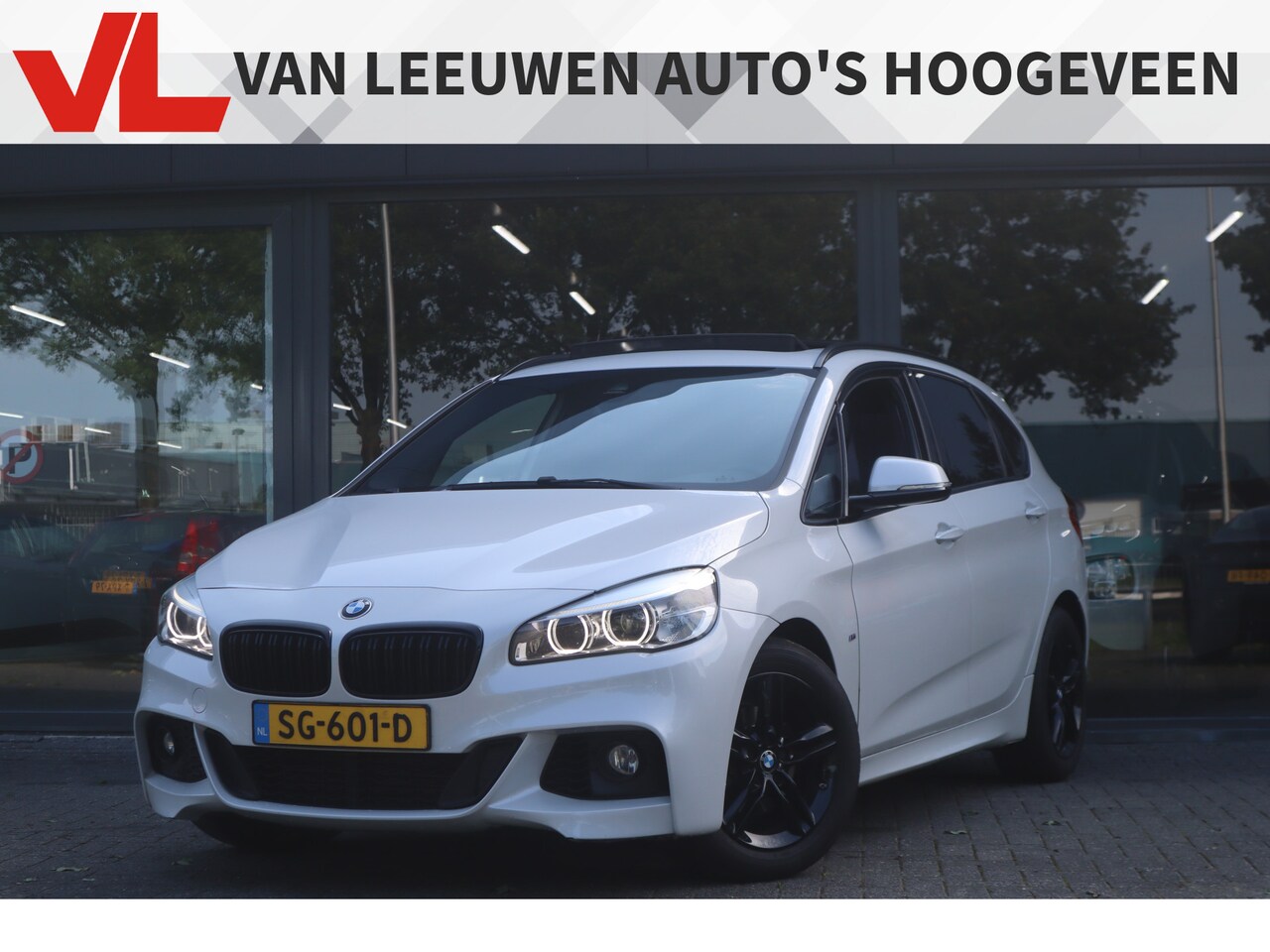 BMW 2-serie Active Tourer - 218i Executive | RIJKLAAR | Trekhaak | Pano | Navi - AutoWereld.nl