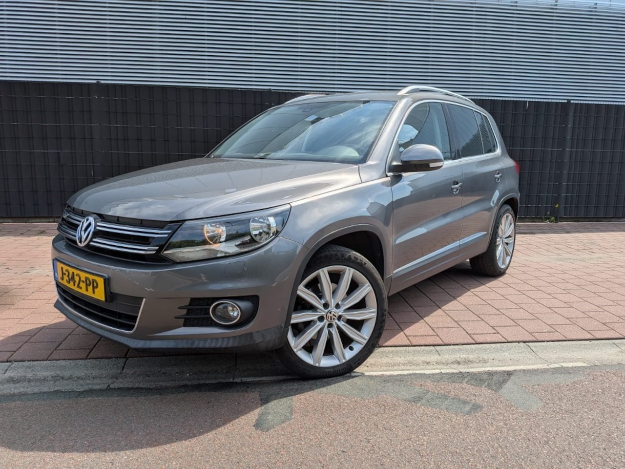 Volkswagen Tiguan - 1.4 TSI Track&Field 4Motion Trekhaak - AutoWereld.nl