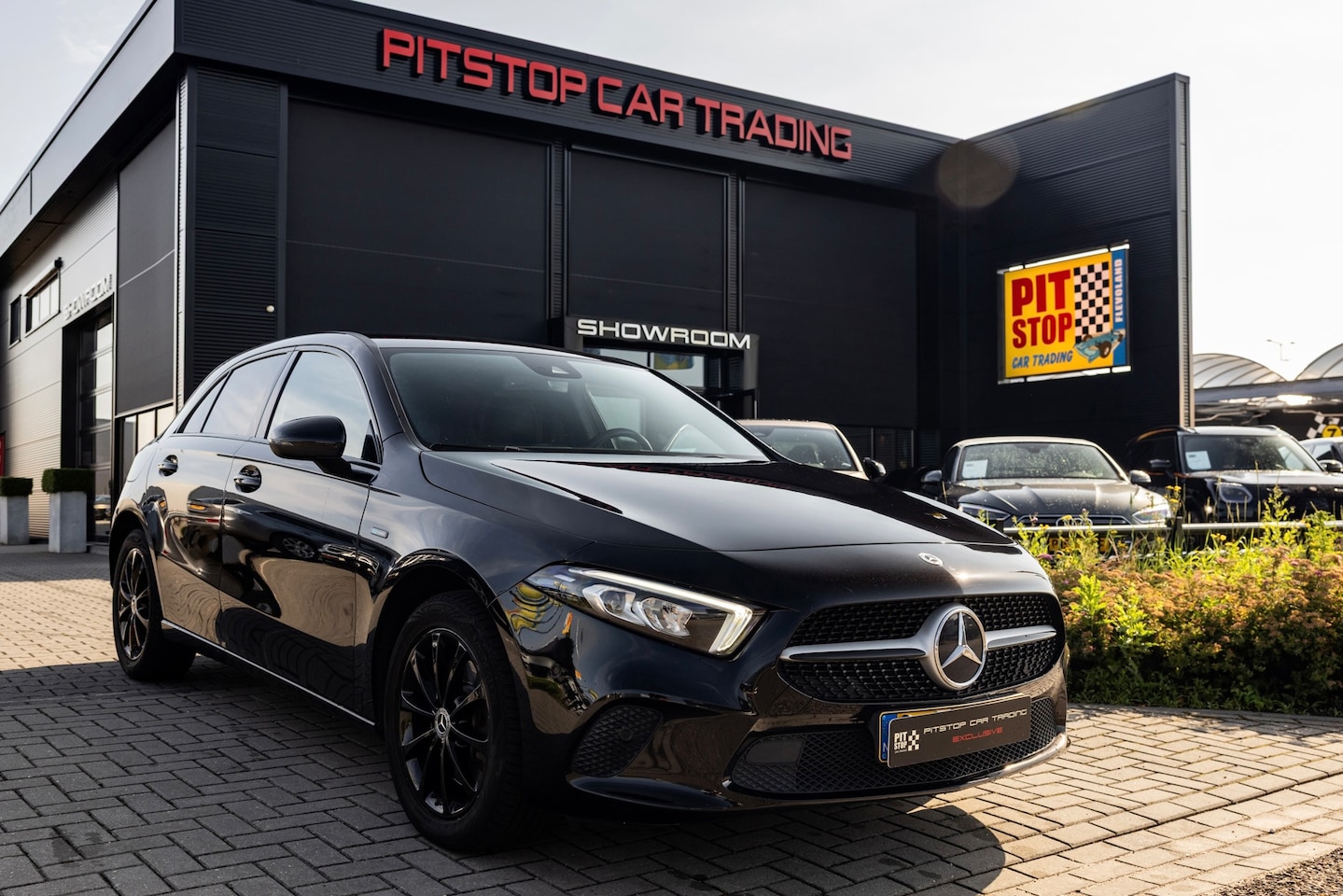 Mercedes-Benz A-klasse - 250 e Premium 250 e Premium, Black Pack, Leder, LED, Carplay! - AutoWereld.nl