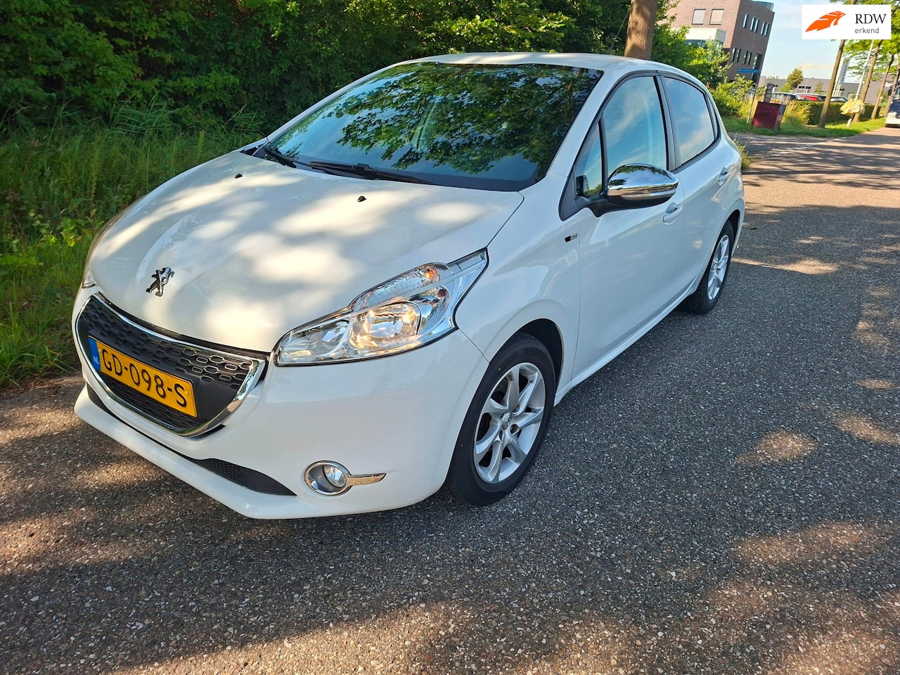 Peugeot 208 - 1.2 PureTech Style heel leuk wagentje - AutoWereld.nl