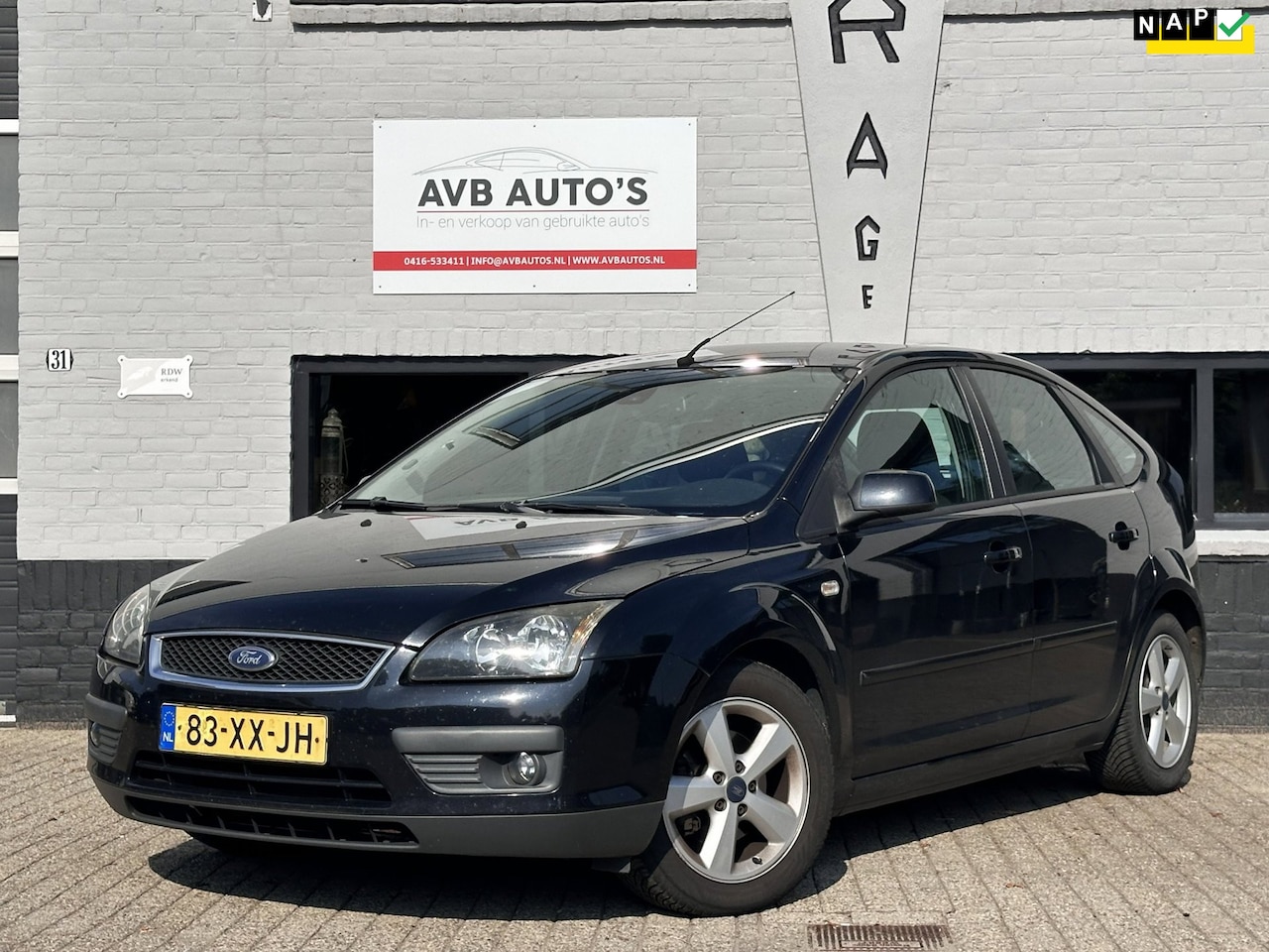Ford Focus - 1.6-16V Futura Airco Cruise Navi Trekhaak - AutoWereld.nl