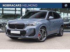 BMW X1 - xDrive23i M Sport Automaat / Panoramadak / Trekhaak / Sportstoelen / Adaptieve LED / M Ada
