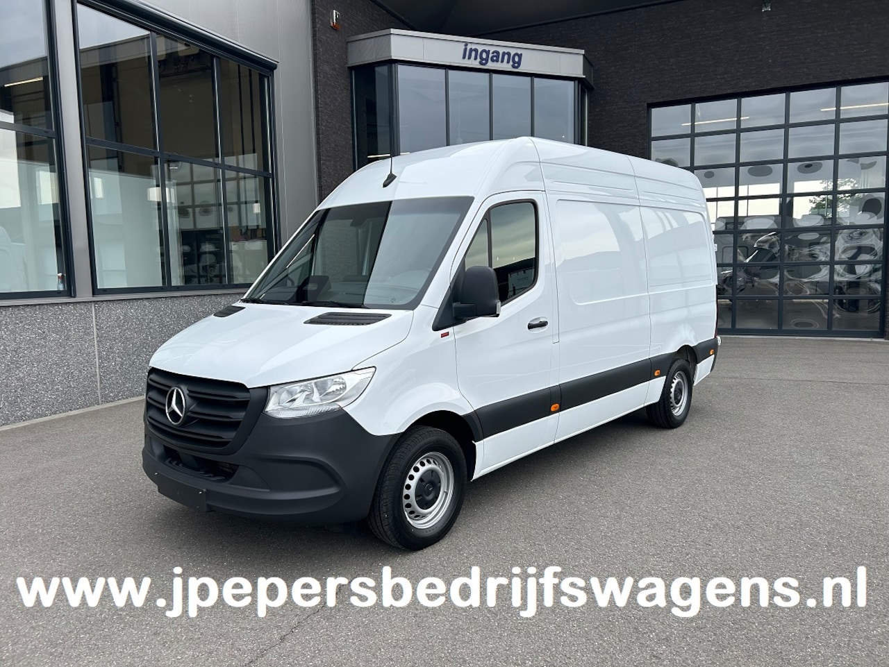 Mercedes-Benz Sprinter - 315 CDI L2 H2 RWD Pro MBUX / Trekhaak / Camera / Cruise control / Airco / 270 Graden achte - AutoWereld.nl