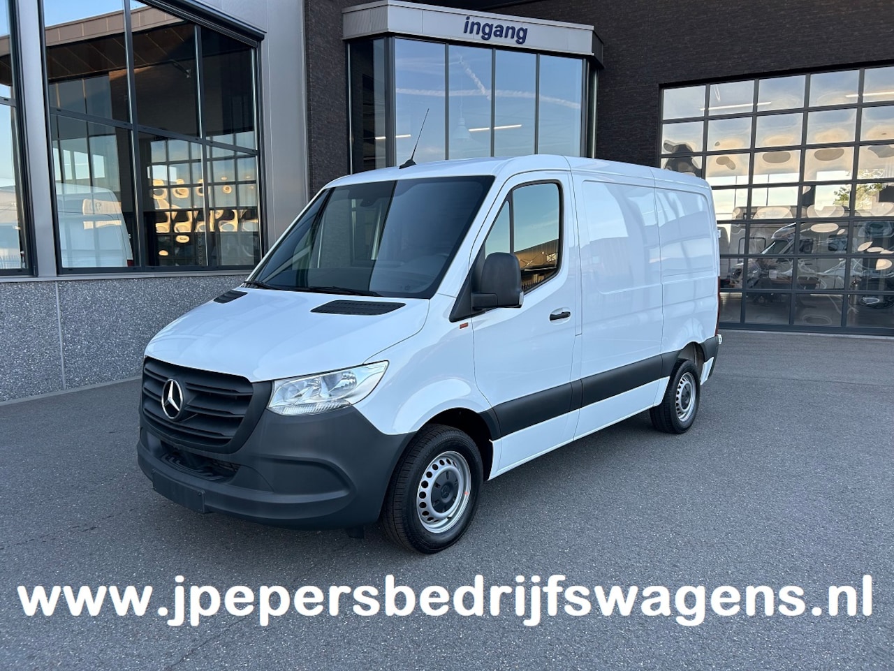 Mercedes-Benz Sprinter - 215 CDI L1 H1 / Trekhaak / Cruise control / Airco / 270 Graden achterdeuren - AutoWereld.nl
