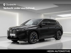BMW iX - xDrive40 | 22" | Laserlight | CoPilot | Pano Sky Lounge | Harman Kardon | Trekhaak
