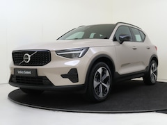 Volvo XC40 - 2.0 B4 Plus Dark | Trekhaak | H&K Audio | Stoelgeheugen |