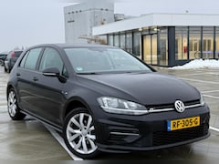 Volkswagen Golf - 1.0 TSI Highline R line