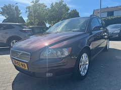 Volvo V50 - 2.4 Momentum, Airco, Cruise, Nap, Trekhaak