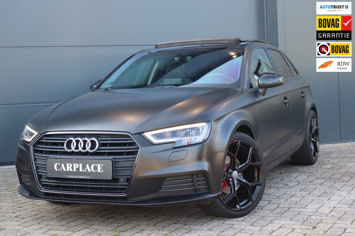 Audi A3 Sportback - 35 TFSI CoD Pro Line-Mat grijs-Panoramadak-B&O - AutoWereld.nl