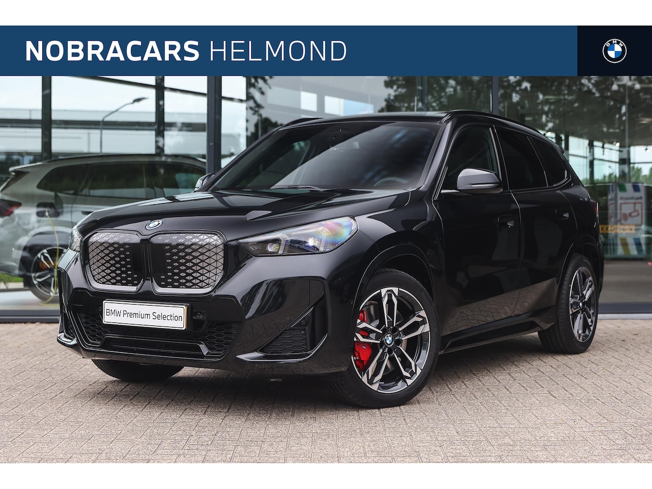 BMW iX1 - eDrive20 M Sport / Trekhaak / Panoramadak / Sportstoelen / Comfort Access / Achteruitrijca - AutoWereld.nl