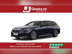 BMW 5-serie Touring - 530e M Sport Edition Trekhaak - Panoramadak - Comfort Pack - Head up - Driving/Parking Ass