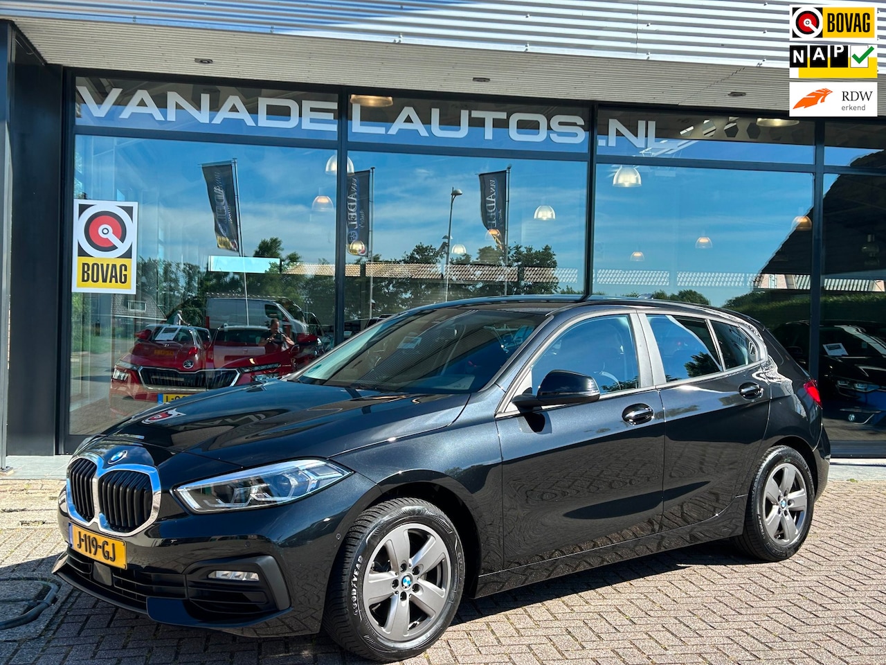 BMW 1-serie - 118i Executive Edition Navi Camera LED Clima NL-Auto NAP Dealeronderhouden! - AutoWereld.nl