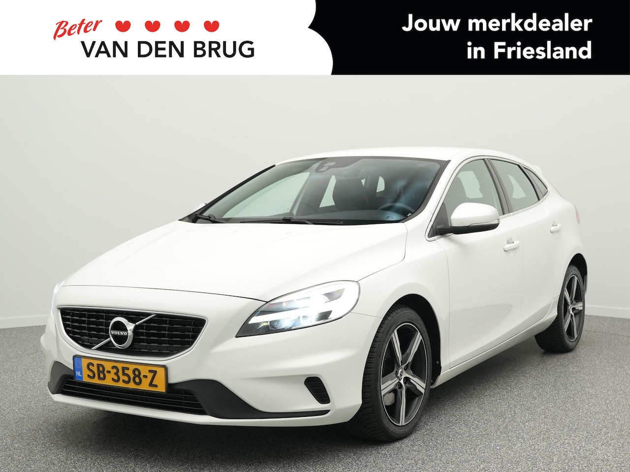 Volvo V40 - 2.0 T4 190 PK Business Sport | LED | Climate Control | Navigatie | Cruise Control | Blueto - AutoWereld.nl