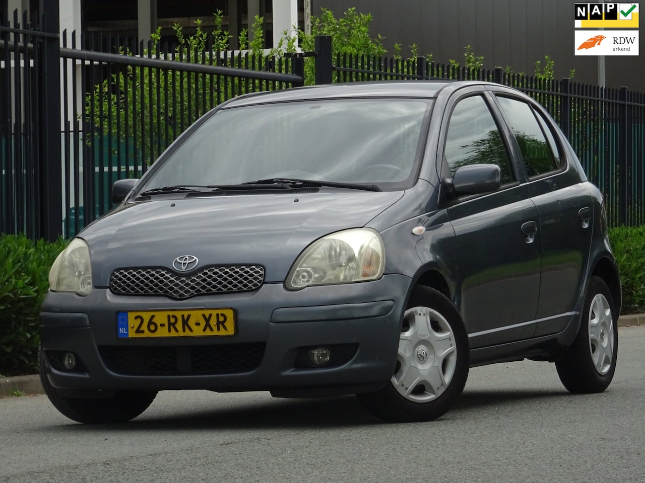 Toyota Yaris - 1.3 VVT-i S-Line 5DRS NAP/AIRCO/APK 05-2027 - AutoWereld.nl