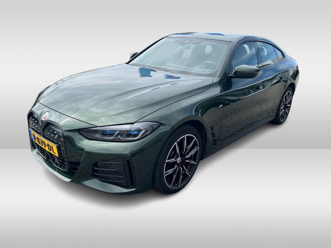 BMW i4 - eDrive40 High Executive 84 kWh / SoH 99% / Trekhaak / Schuifdak / Camera / Head-up / Leder - AutoWereld.nl