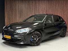 BMW 1-serie - 120i PANORAMADAK/VIRTUAL COCKPIT/M PAKKET/STOEL & STUURVERWARMING/APPLE CARPLAY/SFEERVERLI