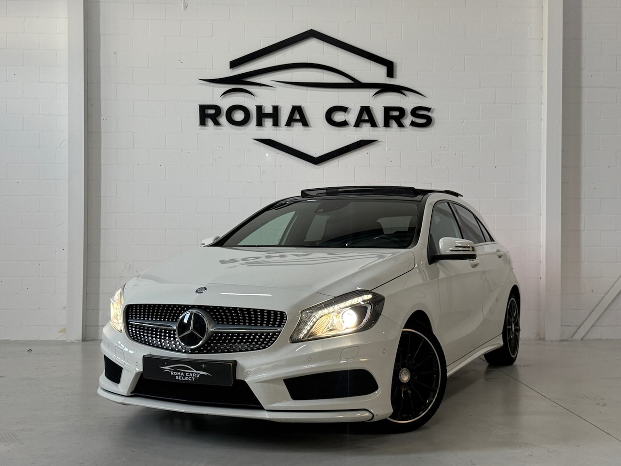 Mercedes-Benz A-klasse - 200 Prestige*Bomvol*Pano*Camera*Dodehoek*Stoelverwarming* - AutoWereld.nl