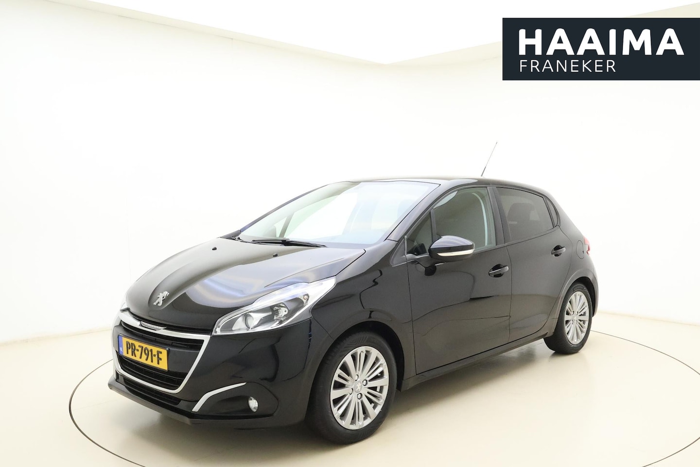Peugeot 208 - 1.2 PureTech Active 82pk | Navigatie | Airco | Cruise Control | Lichtmetalen Velgen | Trek - AutoWereld.nl