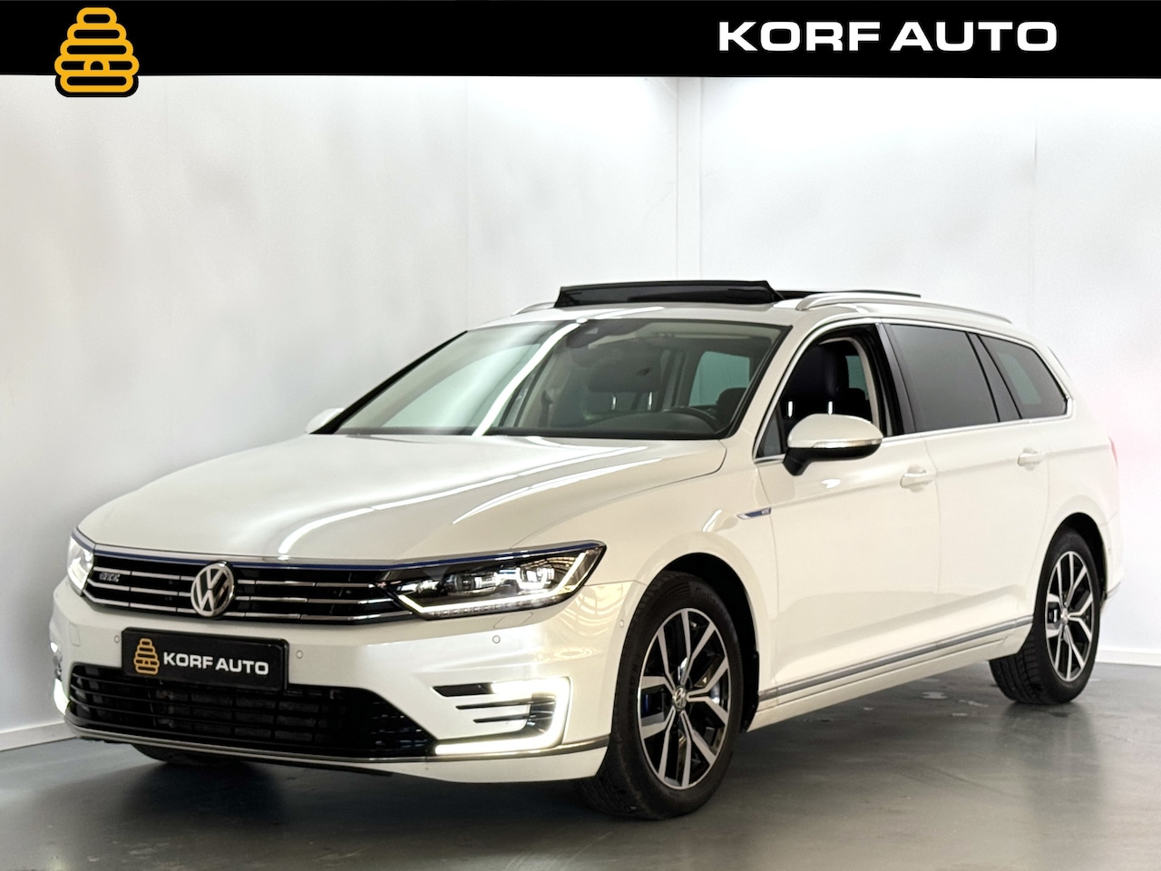 Volkswagen Passat Variant - 1.4 TSI GTE / Pano / Camera / DCC - AutoWereld.nl