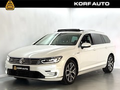 Volkswagen Passat Variant - 1.4 TSI GTE / Pano / Camera / DCC