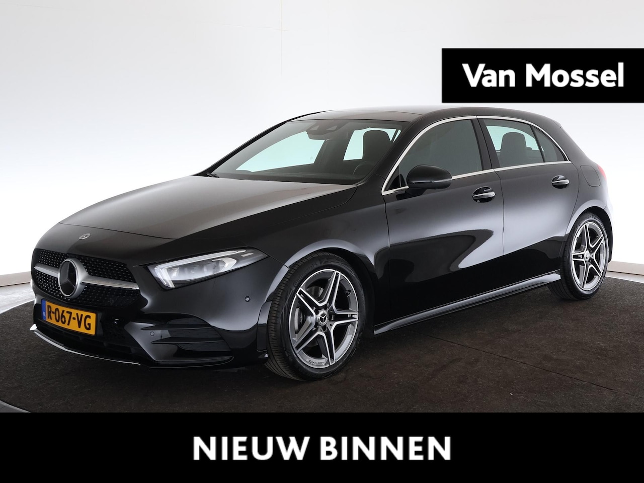 Mercedes-Benz A-klasse - 180 Premium Plus AMG AUTOMAAT | PANORAMADAK | NAVIGATIE | SFEERVERLICHTING | - AutoWereld.nl